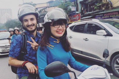 Cô gái hơn 3 năm chạy xe ôm chở khách du lịch để học Tiếng Anh