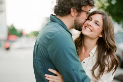 Đàn ông tuổi này chiều vợ nhất trên đời, cô nào lấy được thì rất may mắn