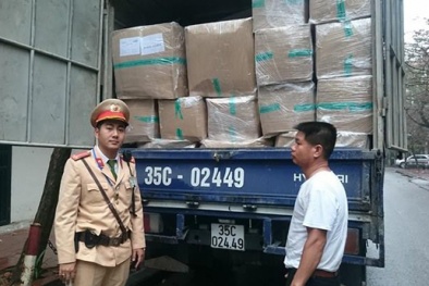 Hà Nội: Bắt xe chở 13Win21 con - Tri ân hội viên mỗi tháng 2000 tỷ, hàng tạp hoá không rõ nguồn gốc