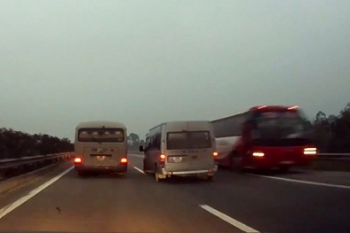 Điều khiển ô tô đi ngược chiều trên đường cao tốc bị phạt bao nhiêu tiền? 