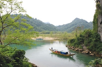 Đừng biến Quảng Bình, Phong Nha Kẻ Bàng thành 'đảo đầu lâu'
