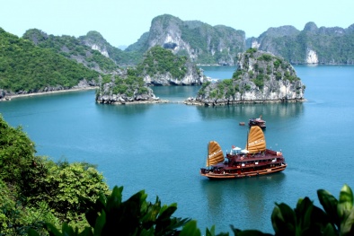 Nhiều du khách dừng chuyến tham quan Hạ Long khi biết mức phí mới