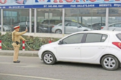 Người điều khiển ô tô đi sai làn đường sẽ bị xử phạt bao nhiêu tiền?