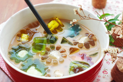 Cách làm trà sữa thạch phô mai nhiều màu khiến bé yêu thích thú