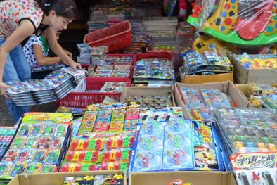 Mạnh tay triệt phá đồ chơi trẻ em không rõ nguồn gốc, mang tính bạo lực