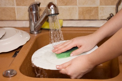Sai lầm ‘chết người’ hầu như ai cũng mắc phải khi dùng nước rửa chén 