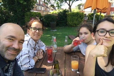 Cháy tòa tháp 27 tầng ở London: Người cha anh hùng cứu vợ, 2 con thoát chết 