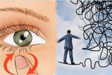 Cổ nhân dạy, nháy mắt giờ này báo hiệu có chuyện rắc rối