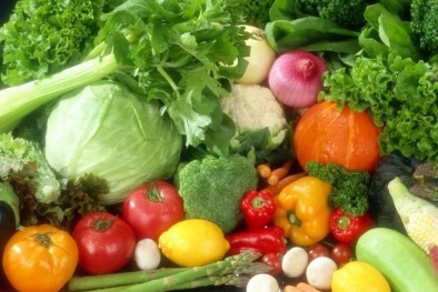 Bão số 4 chưa đổ bộ, rau xanh đã đội giá lên 10.000 đồng/mớ 