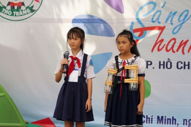 3 Học sinh lớp 5 chế tạo áo phao cứu sinh từ chai nhựa 