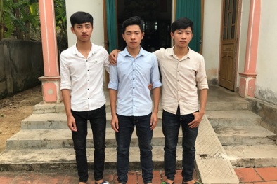 Người mẹ nghẹn ngào kể tháng ngày khốn khó nuôi ba anh em sinh ba cùng đỗ trường quân đội