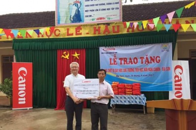 Canon tặng trang thiết bị học tập cho trường tiểu học hữu nghị Canon – Bài Sơn