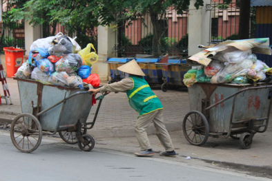 Tâm sự nghẹn đắng của người phụ nữ 24 năm gắn bó với nghề lao công nhọc nhằn