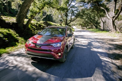 Toyota RAV4 Adventure giá từ 652 triệu đồng hấp dẫn cỡ nào?