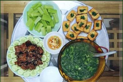 Khi những bà nội trợ Việt trổ tài: Mâm cơm chỉ bằng giá một cốc trà sữa vẫn ngon xuất sắc