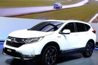 Sau khi giảm gần 400 triệu đồng/chiếc mẫu cũ, Honda CR-V mới có gì hấp dẫn?