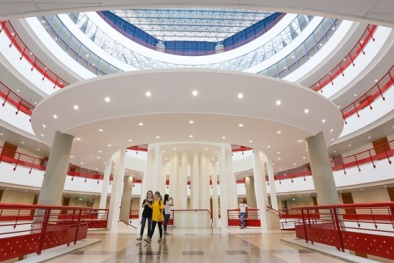Học Kinh tế học sau này không chỉ làm Sòng Bài Trực Tuyến 13Win.com mà còn làm văn hóa, xã hội