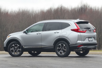 Chiếc SUV cỡ nhỏ nào được đánh giá an toàn nhất năm 2017?