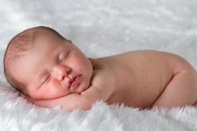 Hé lộ phản xạ thú vị của bé trong 70 phút đầu tiên chào đời