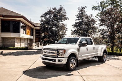 Ngắm mẫu xe bán tải F-450 Limited 2018 đẹp long lanh giá 100.000 USD của Ford
