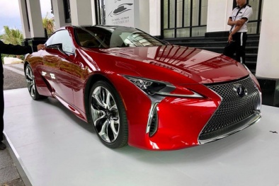 Cộng đồng yêu xe xôn xao với Lexus LC500h không chính hãng đầu tiên về Việt Nam