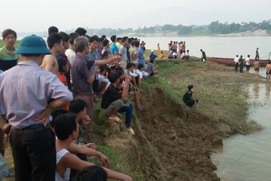 Rủ nhau ra sông Cà Lồ câu cá, 5 trẻ chết đuối thương tâm