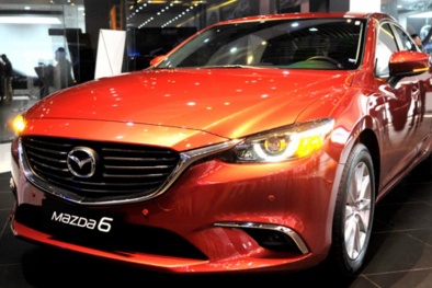 Tháng 10/2017: Mazda 6 giảm giá ‘khủng’, quyết chiến với Toyota Camry