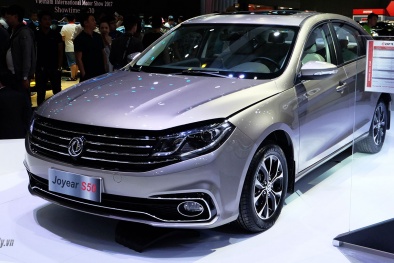 Xe Trung Quốc đẹp ‘long lanh’ giá 779 triệu tại Việt Nam