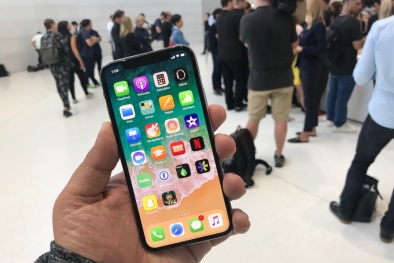 Nhiều người vui mừng vì sẽ nhận được iPhone X sớm hơn dự kiến