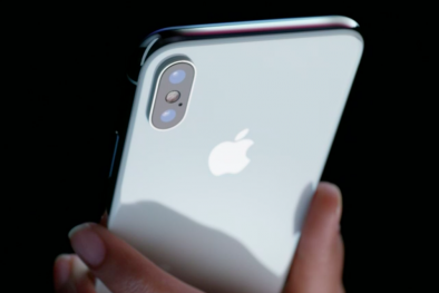 Lộ ảnh loạt hộp iPhone X xếp chồng lên nhau, chuẩn bị giao đến tay khách hàng