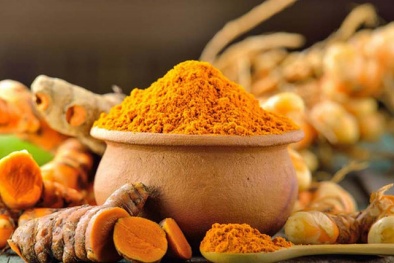 Dùng củ nghệ kiểu này bảo sao đang 'lành' thành 'què'