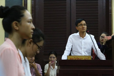  Năm 2017, 'ồn ào' Khaisilk bán lụa TQ, hợp đồng tình ái 16,5 tỷ của Cao Toàn Mỹ