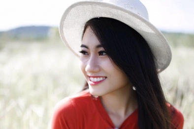 Vẻ đẹp 'hút hồn' của hot girl Huyền Thương, cô gái vừa chinh phục trái tim Karik