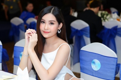 Sau thời gian dài ‘im hơi lặng tiếng’, Ngân Anh xuất hiện gợi cảm hút hồn