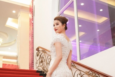 Từ “Lọ Lem” Phạm Hương hóa “nữ thần” sắc đẹp tại sự kiện thời trang