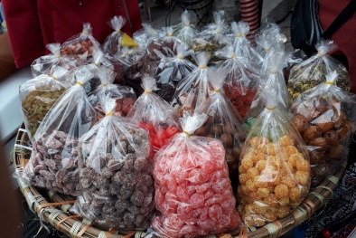 Thị trường Tết 2018: Tin tưởng mứt ‘nhà làm’, coi chừng ‘rước’ họa vào thân