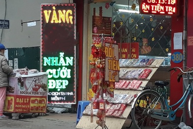 Tết Mậu Tuất 2018: Dịch vụ đổi tiền lẻ ‘nhan nhản’, hét giá ‘cắt cổ’