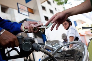 Giá xăng bất ngờ giảm mạnh ngày đầu làm việc 2018