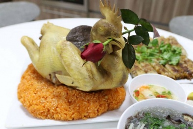 Mách chị em cách chọn gà ngon, đẹp mắt nhất cho mâm cỗ cúng Rằm tháng Giêng