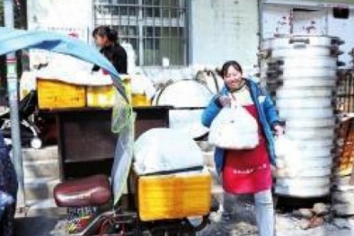 Chỉ bán bánh bao, cặp vợ chồng tậu được nhà và ô tô