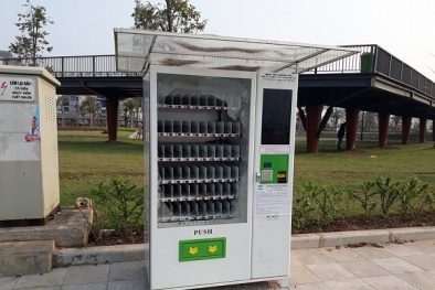 Phá máy bán hàng tự động trị giá hơn 100 triệu đồng để lấy chai nước 5.000 đồng