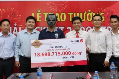 Xổ số Vietlott: A13win Đăng Ký Tài Khoản Kiên Giang đeo mặt nạ nhận giải thưởng gần 20 tỷ đồng