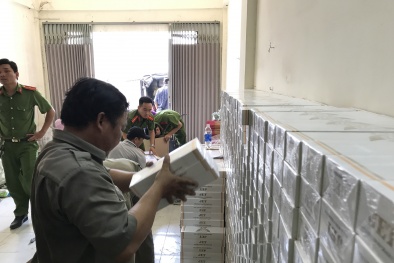 TP HCM: Bắt giữ 16.000 bao thuốc lá nhập lậu cất giấu ở nhà trọ