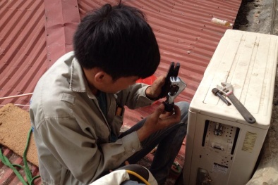 Thợ sửa điều hòa và những ‘mánh’ ‘vặt tiền’ khách hàng 