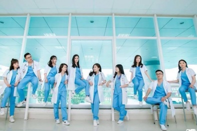 Tròn mắt với bộ kỷ yếu 'lớp người ta' của sinh viên Đại học Y Dược Hải Phòng 