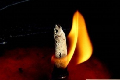 Bí ẩn về ngọn đèn ‘ngàn năm không tắt’ trong ngôi mộ cổ 