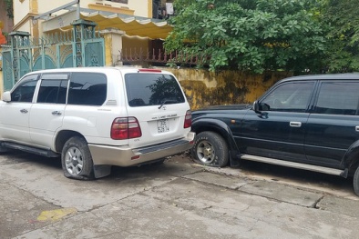Xuân La - Tây Hồ: Công an vào cuộc điều tra vụ hàng chục ô tô bị rạch lốp trong chung cư