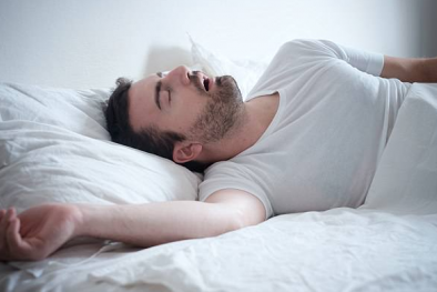 Ngưng thở khi ngủ có thể làm mỏng hộp sọ, tăng nguy cơ gây chết người