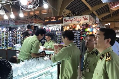 Phát hiện nhiều sai phạm liên quan đến hàng giả, gian lận 13Win19 tải ứng dụng tại chợ Bến Thành