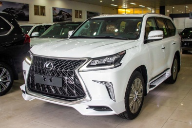 Thị trường ô tô Việt: Lexus LX570 đội giá lên tới 10 tỷ đồng/xe